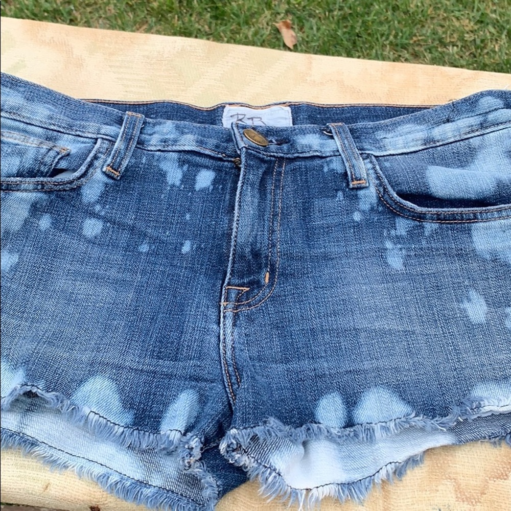 Fun bleached shorts